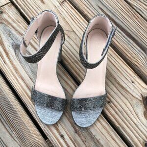 Women’s Celina De Blossom Anke Strap Block Mid Heel In Pewter Size 6.5